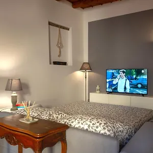https://vanessa-apartment.it-lombardy.com