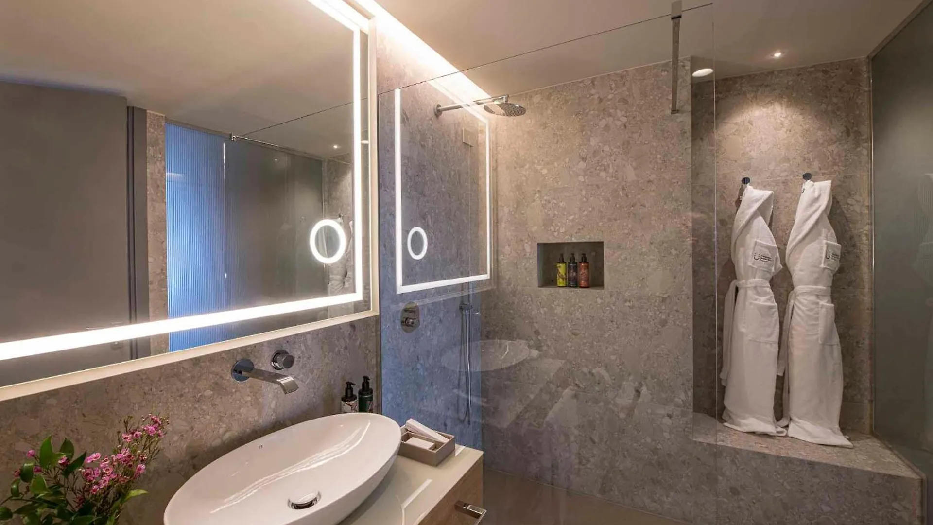Columbus Urban Resort Floransa